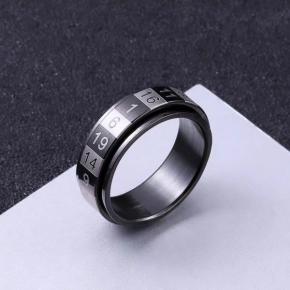 D20 rotatable metal number ring